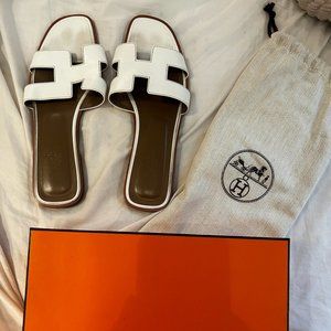 Hermes Oran Sandals – White (Size 41)